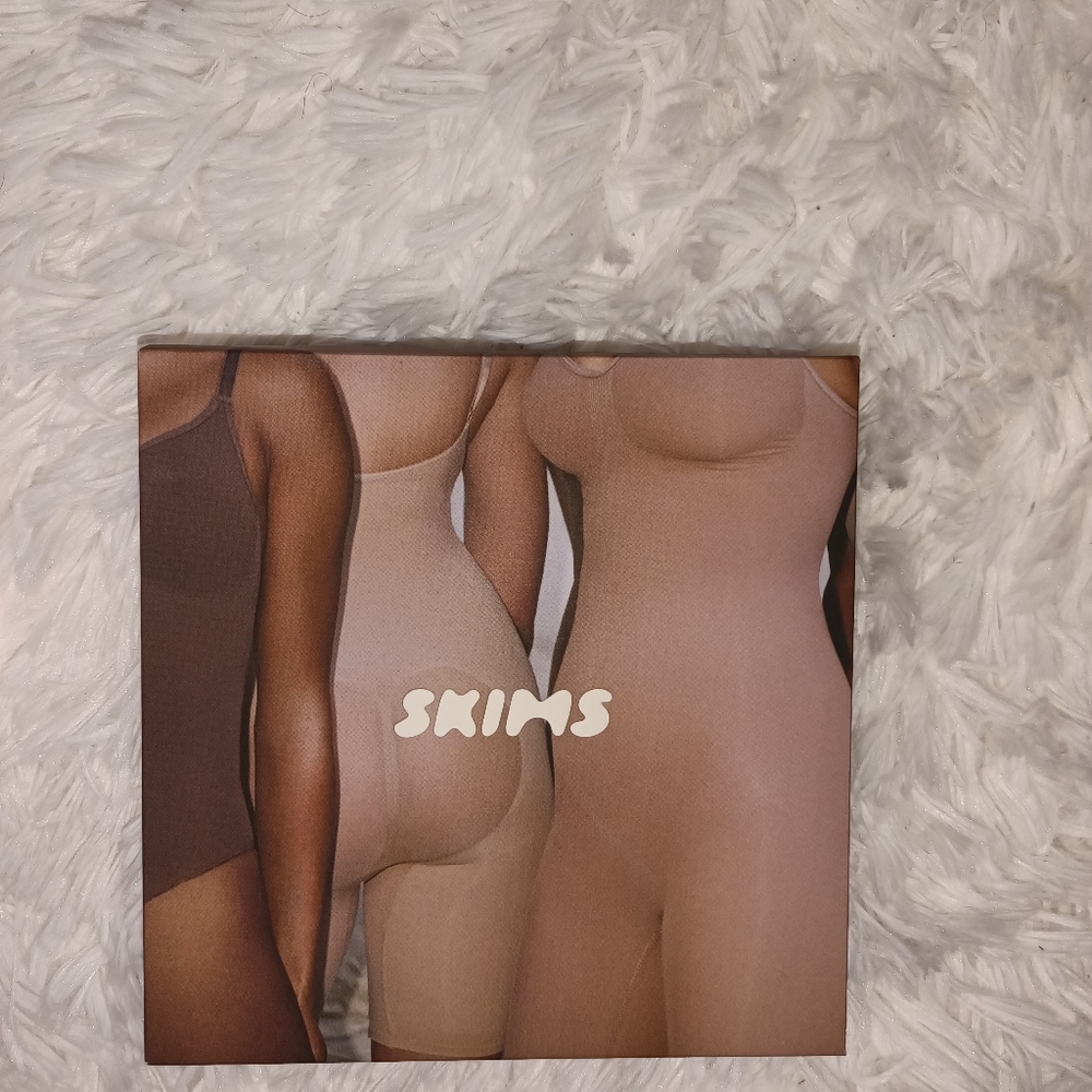 Skims....Kim Kardashian Shapewear/bodysuit